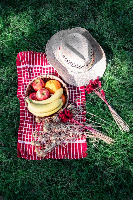 How to Plan a Simple Picnic at a Local Park